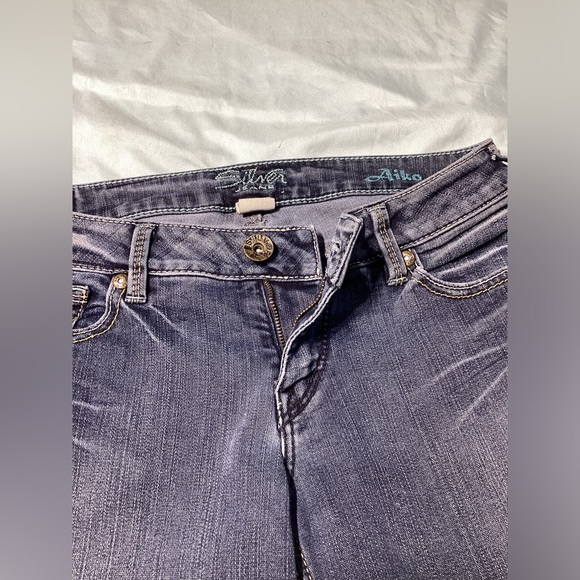 Silver Jeans Aiko Bootcut Medium Wash Size 27X31 (US 4) - Picture 9 of 15